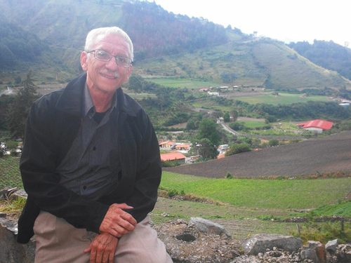 POETA, CANTANTE, DECLAMADOR. ARTISTA Y DEMENTE CUERDO