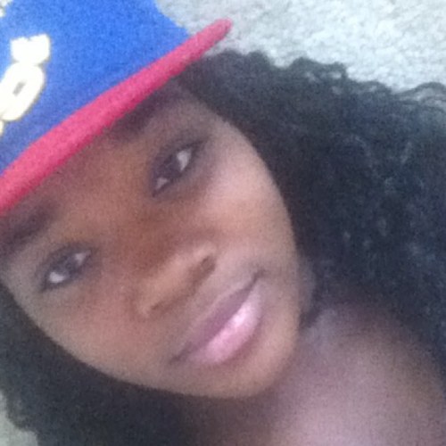 Follow me i follow backk:) My life story so enjoy :*...Keep it 300...no fake BS-./ Kik:Its_Natalie_thouu Facebook:Natalie Thomas ^.^ :* Have fun;)