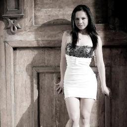 Comunicadora. Amo la vida, luchadora, sensible ante el dolor, disfruto cantar y bailar, me gusta compartir con la gente q quiero