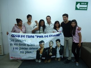 Un club de fans no se caracteriza por la cantidad, sino por la calidad de tiempo que éste le dedica a su artista. @chuinavarro @bibimarin @julioreguia @ReikMx