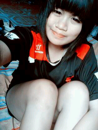 ชื่อพลอย อายุ 17 ปี โสด เซ็กจัด ไม่ถนัดโฟน  # จบปริ้ง !!