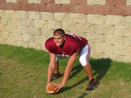im a pineville football player im in love with health and fitness and i love the beach ☀also long snapping is my passion