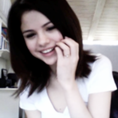 ✿ me siento tan sola ahora mismo  ✿