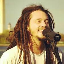 Amo reggae , rock e funk . Só tenho isso a dizer u.u