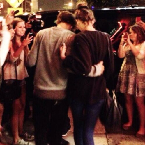 Be the Louis to my Eleanor? Eleanor is my inspiration, I don't care what you say. 5 boys are also my inspiration. #TeamRealshit