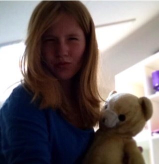 Hallo! Wij zijn Demiacs ! Stay strong Demi! Alles komt goed! Volg ons als je een Demiac of livesaver van Demi bent :)
