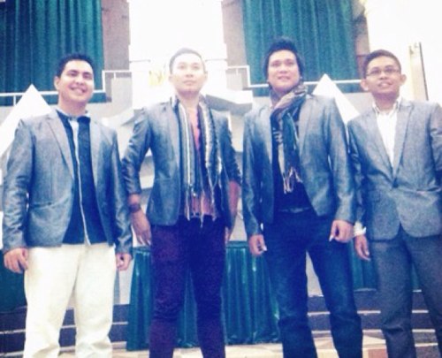 Heroe adalah Group Vocal yang terdiri dari @Athen_G_Choir , @h2rley, @seorangkopite, yang menyanyikan lagu-lagu dengan mengabungkan Pop dan Opera.