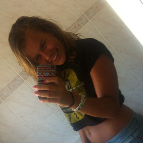 Instagram : jannekee1996