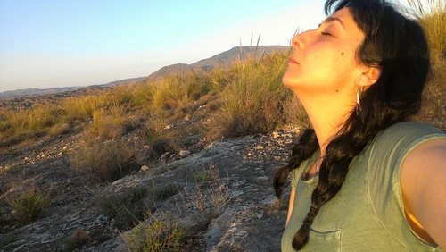 Qué bien se está en el silencio del monte