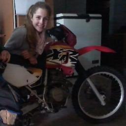 amo motocross... sou feliz.... tenho 12 anos... odeio traição..
