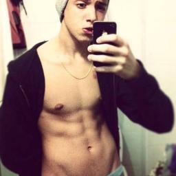 MACHO SEXY| TENHO CORPO SARADO GOSTOSO| BISEXUAL| 20 AÑOS| +18| SOY CARIÑOSO, 
PASSIVO| ME GUSTAN MUCHO LOS MACHOS SEXY| POCO LAS MUJERES.