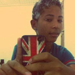 Parceiro do mano @_Txr, Primo dos irmãos Lucenas @_FabiolaLucena e @FabioLcn   sdv ? / 
  Mesmo de olhas fechados, meus amigos eu sei quem são. (y) #Projota