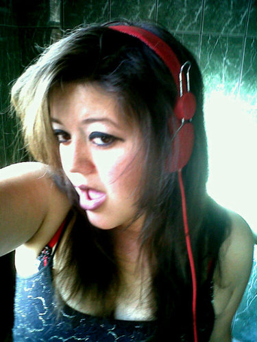 Sugartree16's profile picture. 