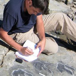 Emprendedor. Paleontólogo. Geólogo. PhD. Divulgador científico. Turismo y Gestión Cultural y Ambiental. CEO/CoFundador de @Paleoymas.