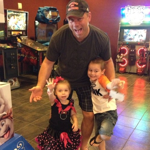 jamashley's profile picture. 