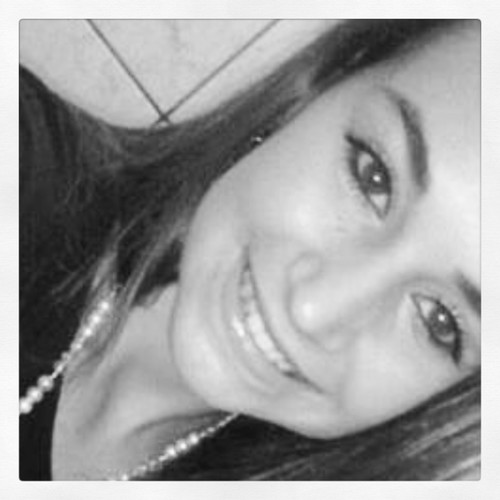 Uma pessoa que você  ia adorar conhecer (;
   segue Aeeee :)