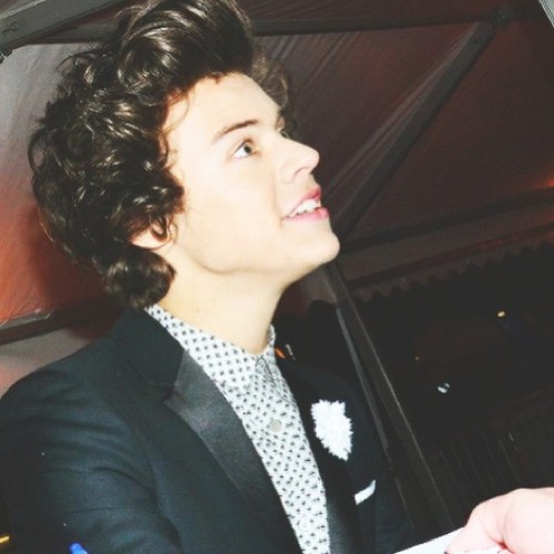 Follow @Louistrgram in exchange of this one. If you don't swiggity swag thats too bad.