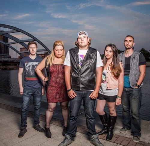 We're a rock n roll band from Rochester, NY! @AldrichDevin @Jaymohhh #AnthonyRobert #RyanDapprich | Check out our website!