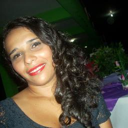 Sou sincera até demais,orgulhosa, manhosa, posso parecer metida, mas sou legal! Vejo mais valor nas pessoas,do que nas coisas materiais.Sou assim gostem ou não.