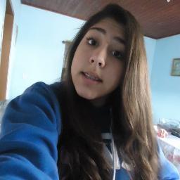 amoo muito Guns N' Roses quem mi conhece bem sabe disso so bem extrovertida mt inquieta naum paro um minuto aah sláh que ki eu vo fala akii nesse bag *~*