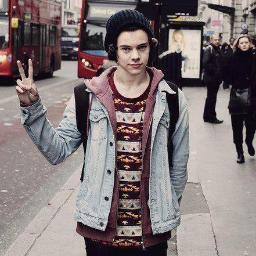 Guatemalan Potatoes stalking 5 immature and stupid boys anything more? Oooh yeah we lost social life (: 29/12/12 @1DSuperHumans followed us!EE