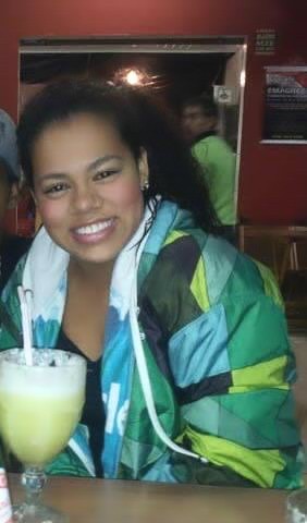 ketlenalmeida1's profile picture. As palavras estão cheias de falsidade ou de arte; o olhar é a linguagem do coração. #reflita