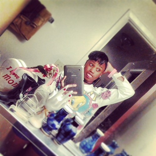 I jst like to chill nd always turnt up ayee !!♥