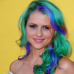 @tez_palmer
#Lover #Yogi #ZenMother #NatureFairy #GreensEater #ENFJ #Type2 #WannabeOrganicHippieFarmerMother and..