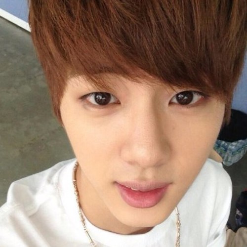 13.8.19~ / 방탄소년단 맏형 김석진 사진봇입니다! / 100%수동봇 / 봇분들과만 맞팔 / 중복봇,유사봇 생성금지합니다 /제보해주시면 사랑을 드려요