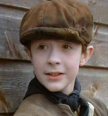 I live on the streets. I like causin' trouble. Not sure 'ow old I am but people tell me I look 'bout 13. That's all you're gettin'. #LesMisLand