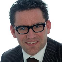 Registeraccountant (RA) gespecialiseerd in financieel-juridische (faillissements en fraude onderzoeken) en corporate finance vraagstukken.