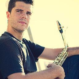 Saxofonista y Director de Orquesta.
Saxofonista de la Banda Municipal de música de Málaga. Director de la Banda de Música Manuel Amador de Alhaurín el Grande