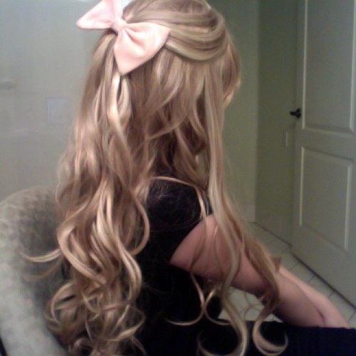 meltingpetals_'s profile picture. | @frozenpetals_ |