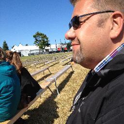 JariLoven's profile picture. Future is so bright I got to wear shades.