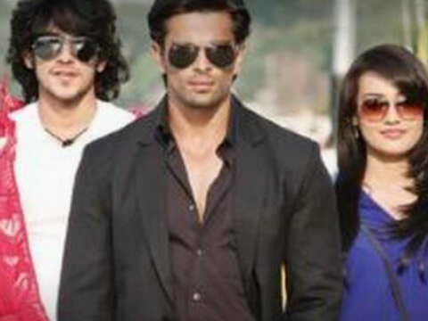 Actor. Recently known for Aayan of Qubool hai on Zee tv. Fun Loving person, Car Lover, Biker, Gamer Soccer!