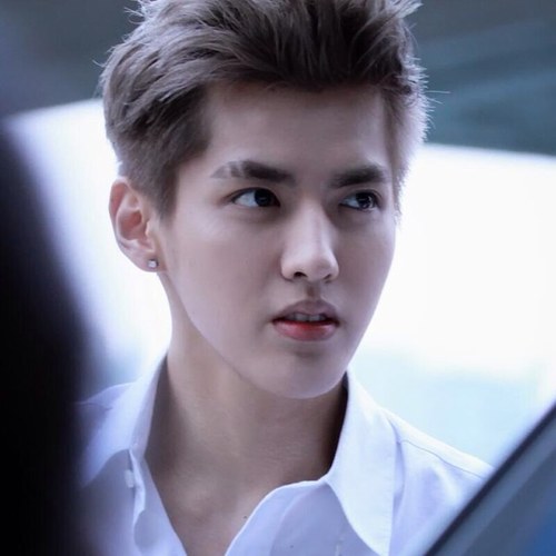 A B C ยกทรงชั้นดีมีมาตราฐาน~ ลีดเดอร์คริส หล่อเงิงกระจาย(?) #KRISbotnotreal 300713 กวางน้อยของผม @_LUHANB0TH ❤