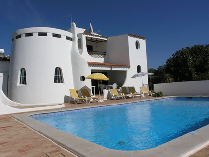 Official page for Carvoeiro Villa Holidays. We provide luxury accommodation in Carvoeiro Silves and Albuferia, in Portugal, at affordable prices.