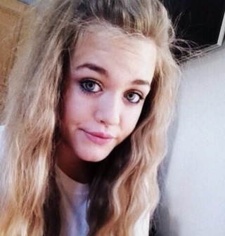 fan page for the gorgeous Lottie Tomlinson! If you follow Thank you :D x
