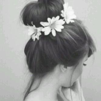 Dreamy , 18 years ، student @KFU ، interested in weird things. instagram: maariam18