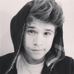 FㅤㅤÉㅤㅤE MㅤㅤDㅤㅤEㅤㅤUㅤㅤS
 segui no ask -  http://t.co/c2BeJFYe3c