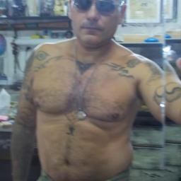 tatuar comigo suponhe não ver o desenho ate q esteja terminado pois é para quem deseja um trabalho repleto de liberdade artistica