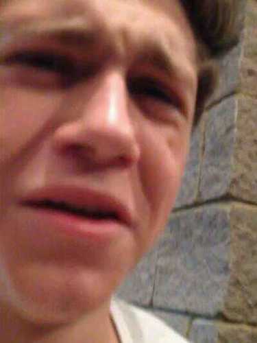 no need to follow, JUST FOLLOW @aira_ashtoNIALL or else ill unfollow u ;) she also followback JUST ASK