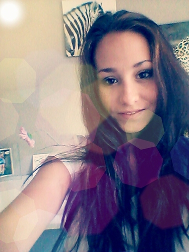 Friends ♥ Boyfriend ♥ Life ♥                                                 You follow me and i'll follow back ((: