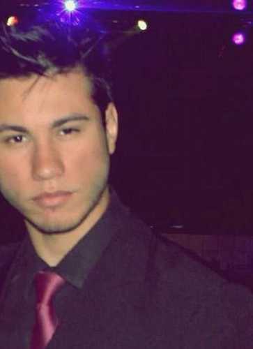 Paranaense pé vermelho com orgulho, apaixonado por Minas Gerais.          Faculdade de Medicina de Pouso Alegre.