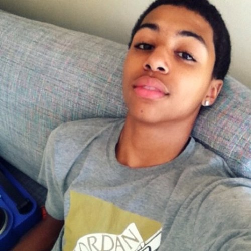 This is the bio.. Im single though.