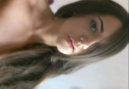 isabellaroldan's profile picture. 