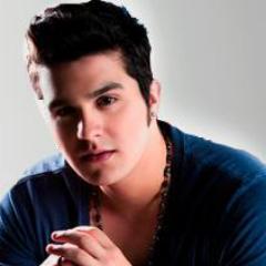 Como um fogo na escuridão
Eu te guio é só segurar minha mão ♪♫ @luansantana  Te Vivo