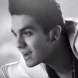 sou apaixonada pelo um anjo que não possui assas ... o que eu sinto por você vai alem dessa Vida TE VIVO @luansantana