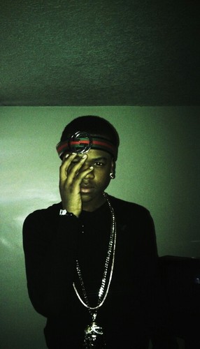i love music , music is my life right now , im just a Young rapper trynna get signed ..