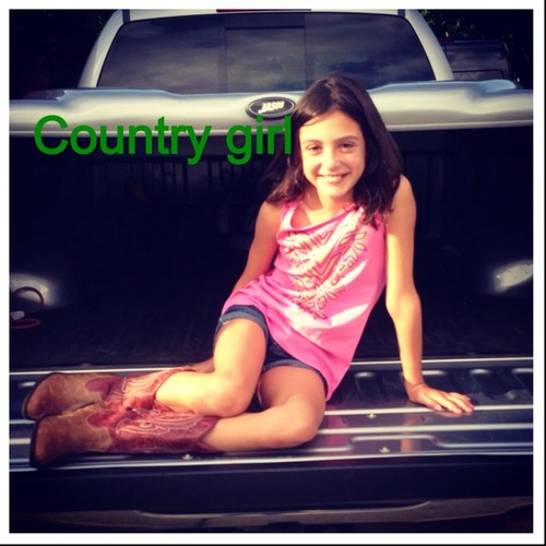 RileyHolton's profile picture. 